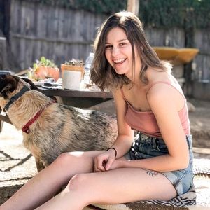 Meet your Posher, Anie